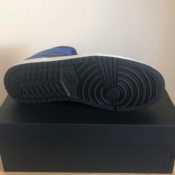 NIKE AIR JORDAN 1 MID SNEAKERS - Picture 6 of 9